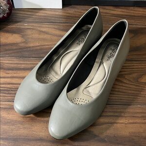 Soft Style by Hush Puppies Angel II women's comfort flats, olive night color